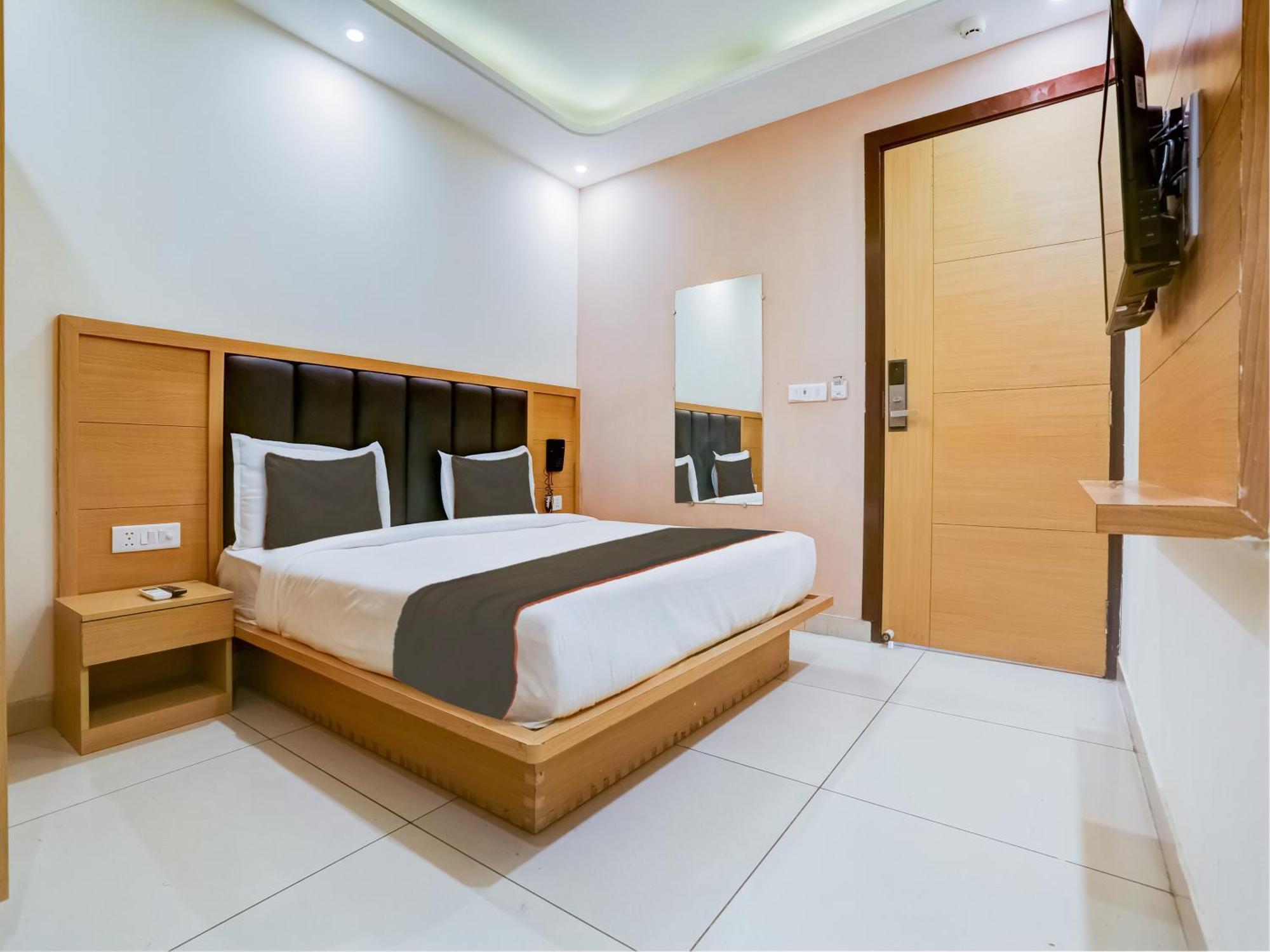 Collecion O White House Hotel นิวเดลี ภายนอก รูปภาพ