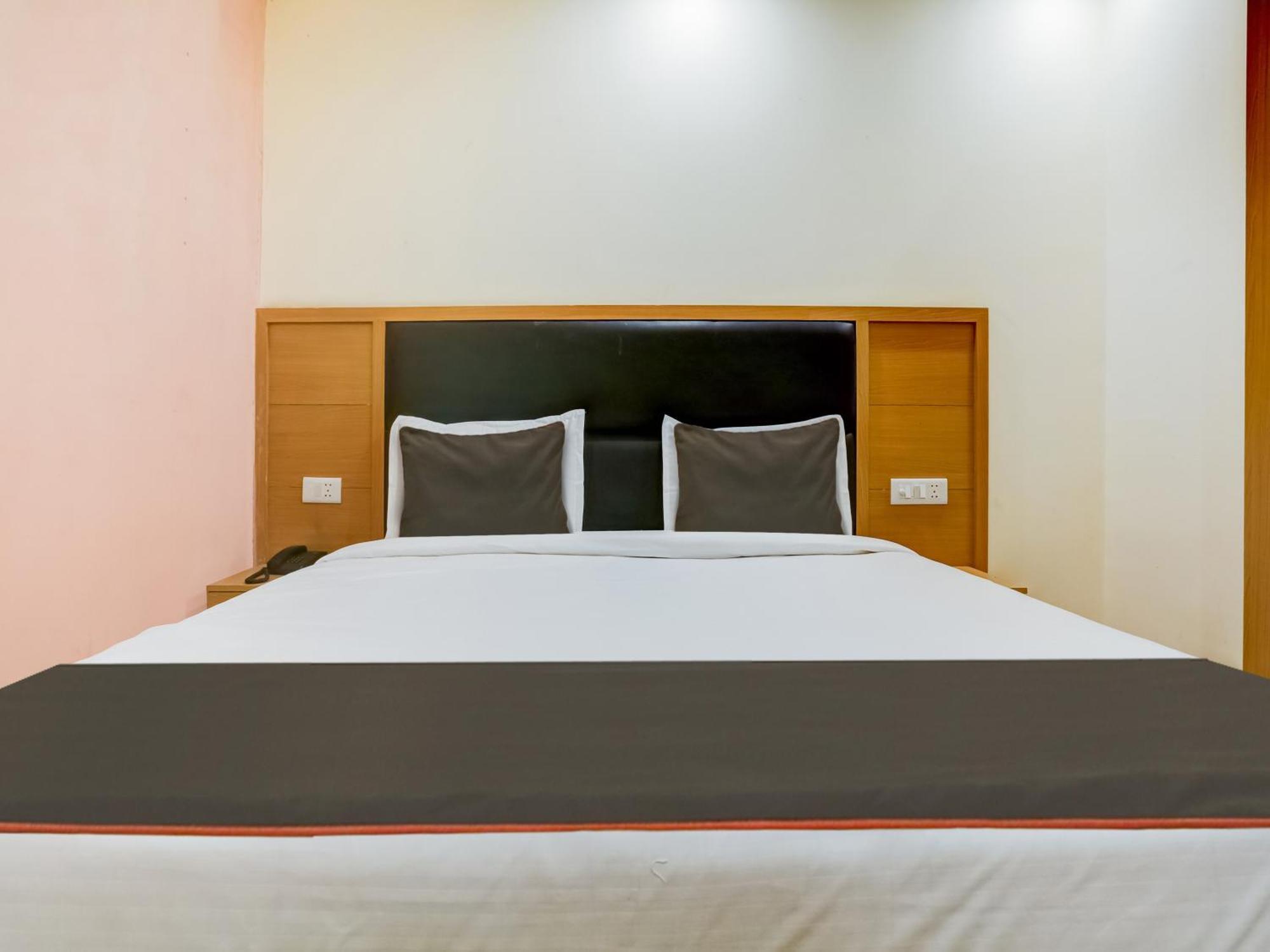 Collecion O White House Hotel นิวเดลี ภายนอก รูปภาพ