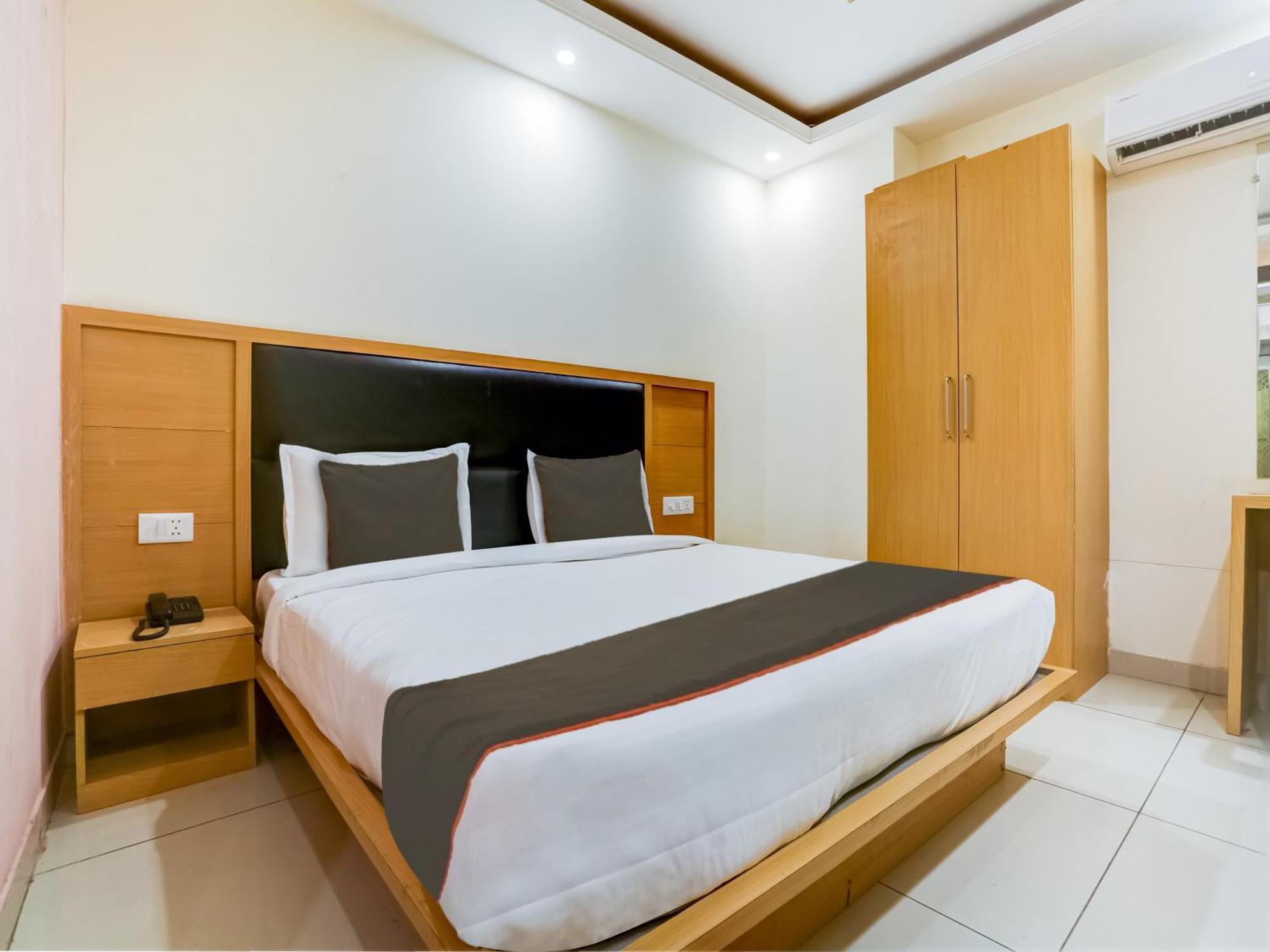 Collecion O White House Hotel นิวเดลี ภายนอก รูปภาพ