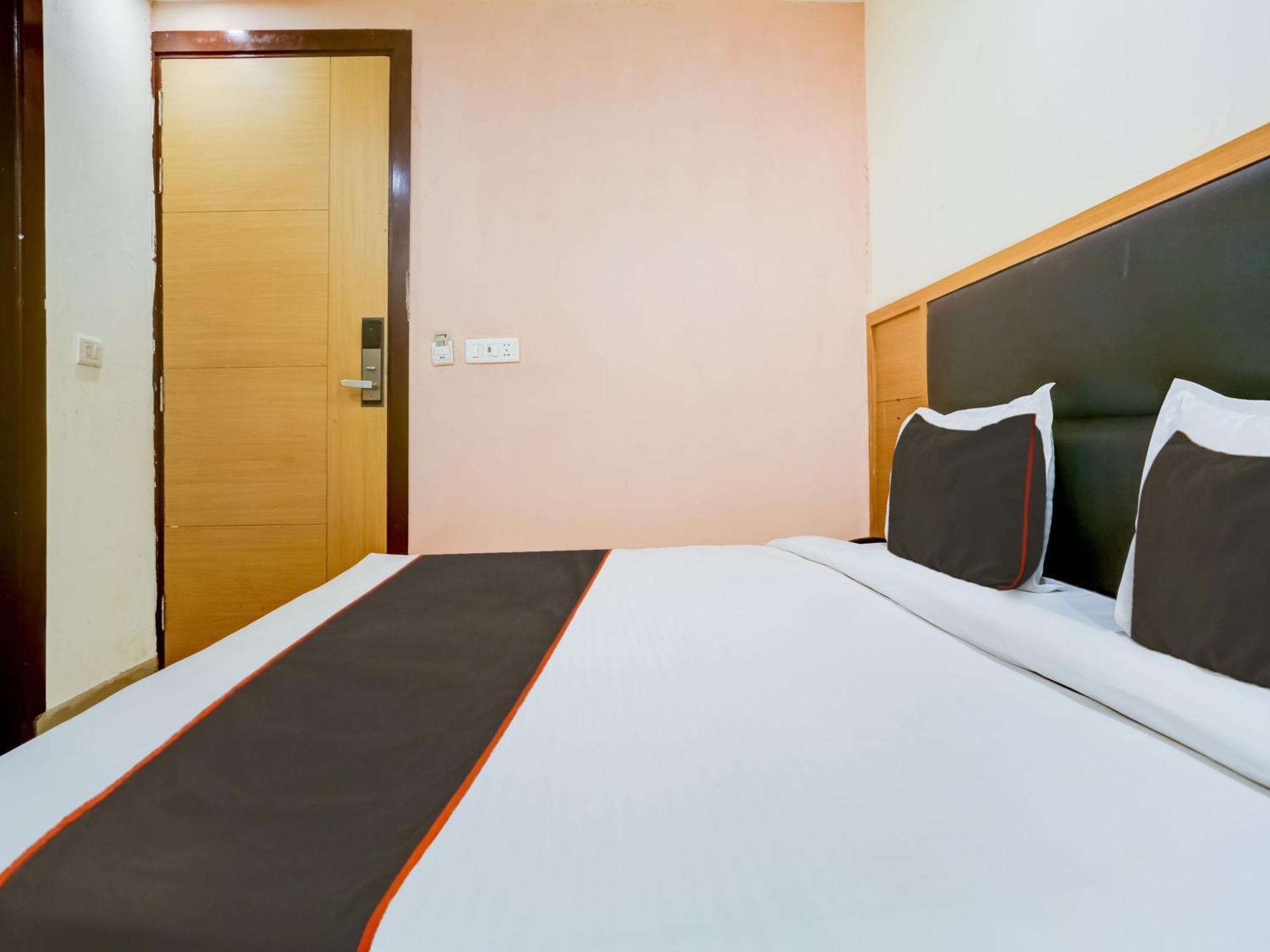 Collecion O White House Hotel นิวเดลี ภายนอก รูปภาพ